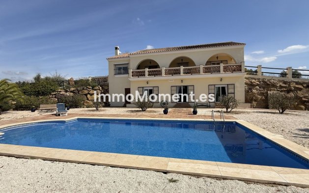 Reventa - Casa de campo - Interior  - Alora