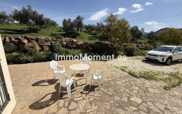 Reventa - Casa de campo - Interior  - Alora