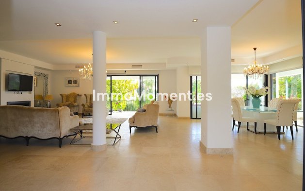 Wiederverkauf - Villa - Marbella - Nueva Andalucía
