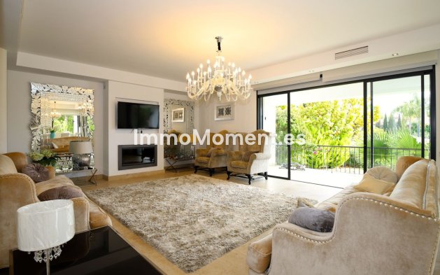Wiederverkauf - Villa - Marbella - Nueva Andalucía