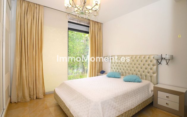 Wiederverkauf - Villa - Marbella - Nueva Andalucía