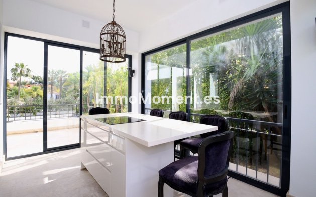 Wiederverkauf - Villa - Marbella - Nueva Andalucía