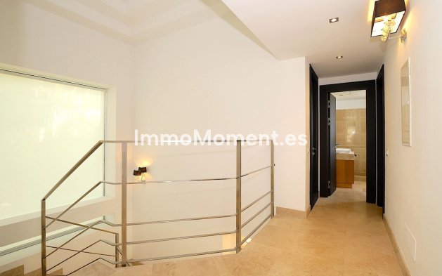 Wiederverkauf - Villa - Marbella - Nueva Andalucía