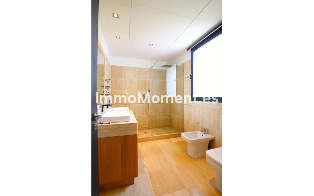 Wiederverkauf - Villa - Marbella - Nueva Andalucía