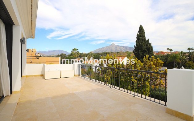 Wiederverkauf - Villa - Marbella - Nueva Andalucía