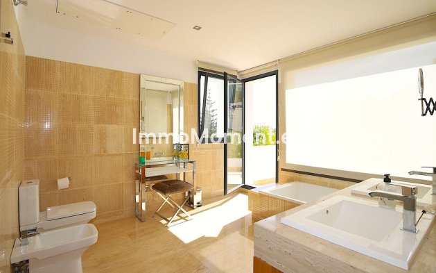 Wiederverkauf - Villa - Marbella - Nueva Andalucía