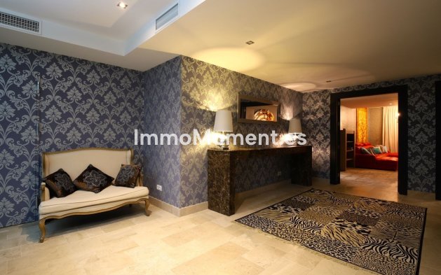 Wiederverkauf - Villa - Marbella - Nueva Andalucía