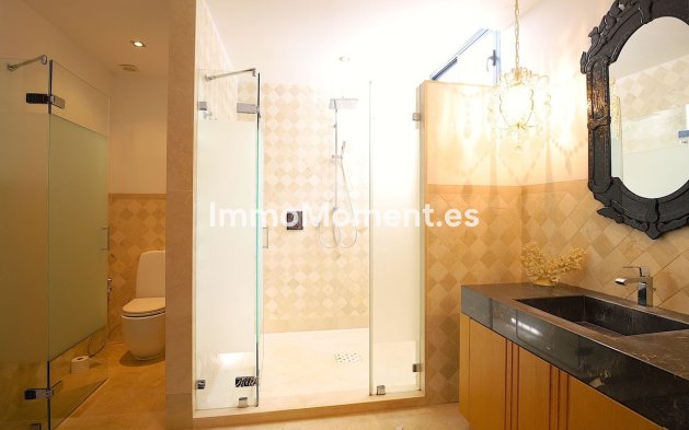 Wiederverkauf - Villa - Marbella - Nueva Andalucía