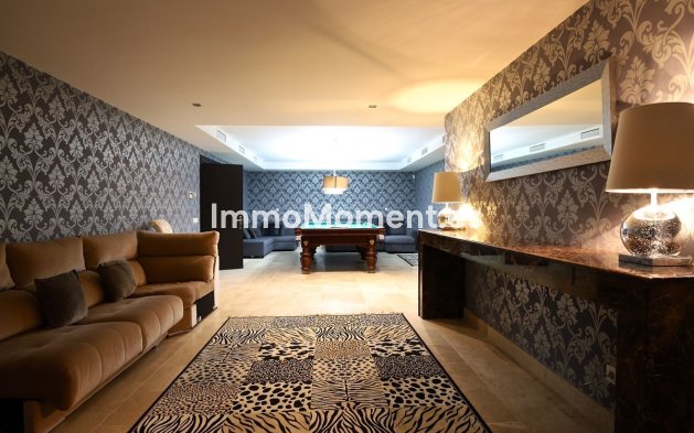 Wiederverkauf - Villa - Marbella - Nueva Andalucía