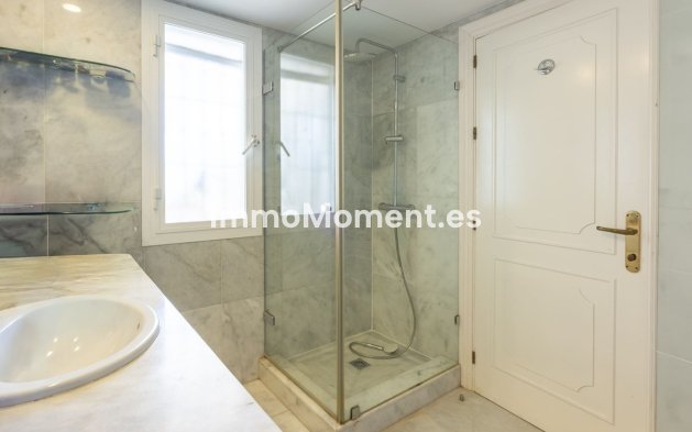 Wiederverkauf - Wohnung - Estepona  - Atalaya