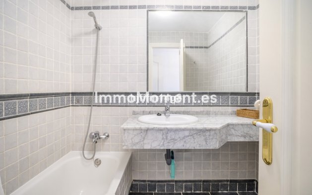 Wiederverkauf - Wohnung - Marbella - Nueva Andalucía