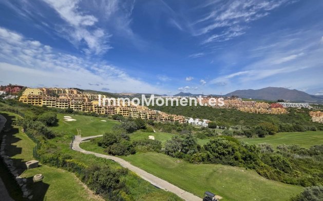 Resale - Apartment - Manilva - La Duquesa