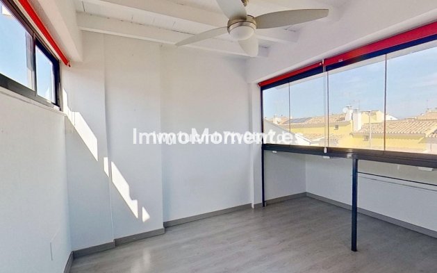 Revente - Maison mitoyenne - Intérieur                       - Churriana