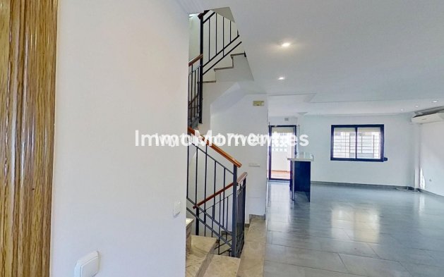 Revente - Maison mitoyenne - Intérieur                       - Churriana