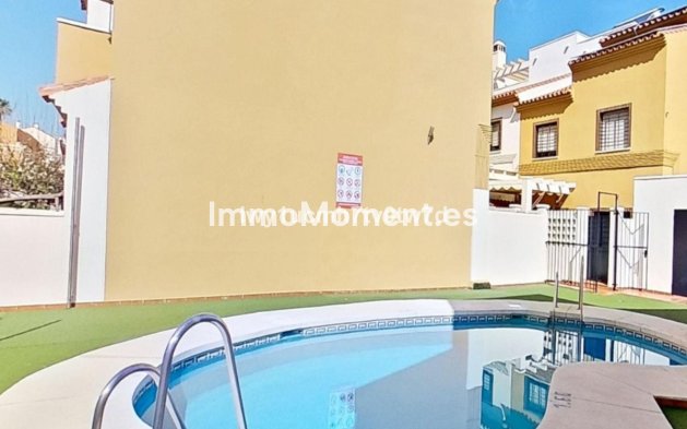 Revente - Maison mitoyenne - Intérieur                       - Churriana