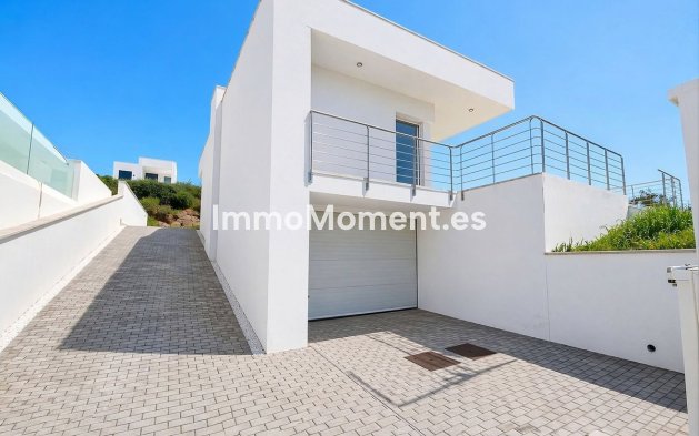 Resale - Villa - Manilva