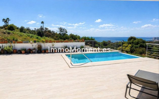 Resale - Villa - Manilva