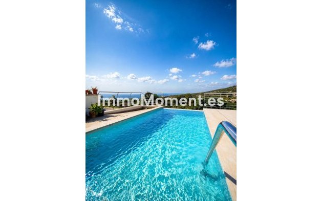 Resale - Villa - Manilva