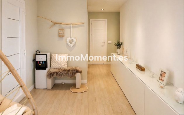 Resale - Villa - Manilva