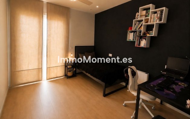 Resale - Villa - Manilva