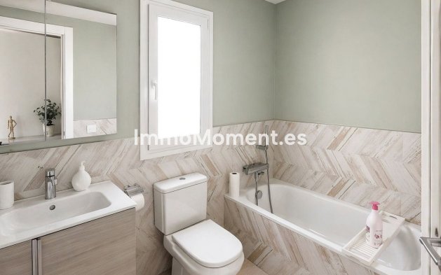 Resale - Villa - Manilva