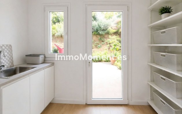 Resale - Villa - Manilva