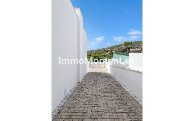 Resale - Villa - Manilva