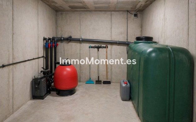 Resale - Villa - Manilva