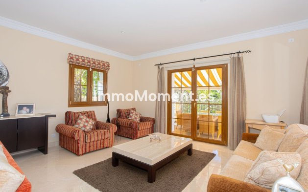 Wiederverkauf - Villa - New Golden Mile