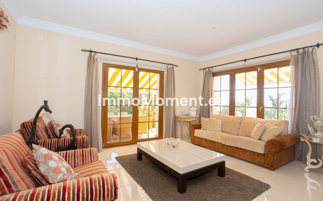 Wiederverkauf - Villa - New Golden Mile