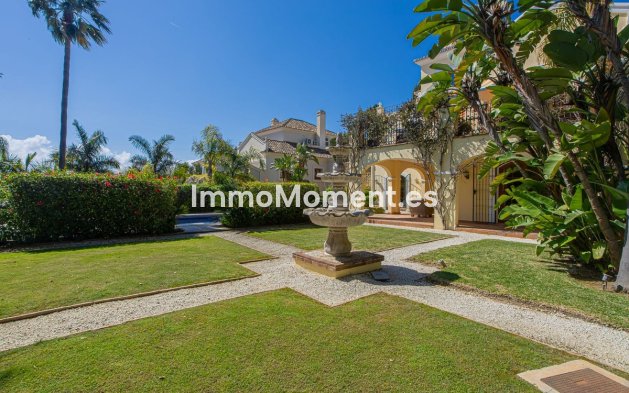 Wiederverkauf - Villa - New Golden Mile