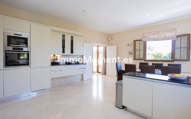 Wiederverkauf - Villa - New Golden Mile