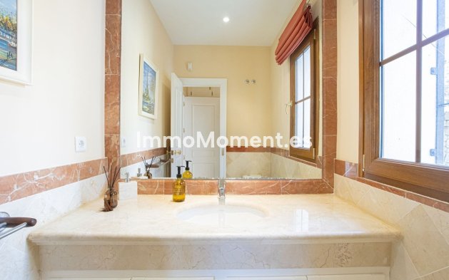 Wiederverkauf - Villa - New Golden Mile