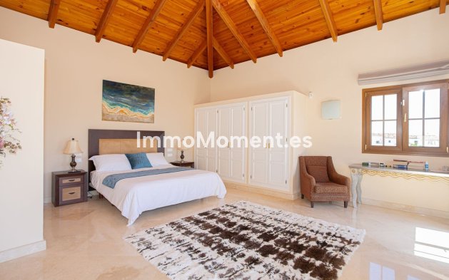 Wiederverkauf - Villa - New Golden Mile