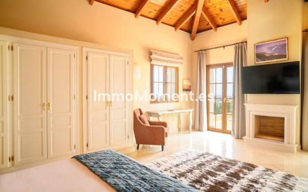 Wiederverkauf - Villa - New Golden Mile