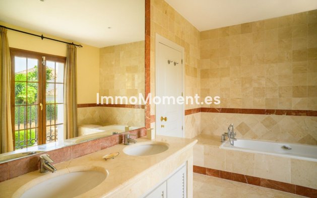 Wiederverkauf - Villa - New Golden Mile