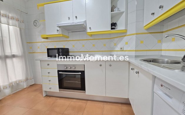Resale - Apartment - Estepona - Estepona Centro