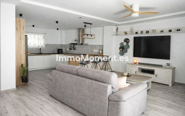 Wiederverkauf - Wohnung -   Inländisch - Alhaurín el Grande Centro