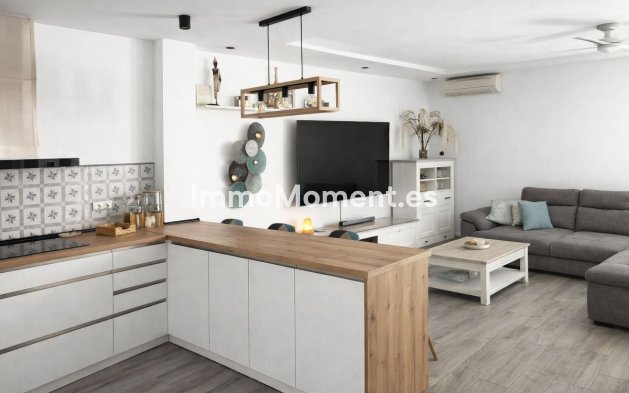 Wiederverkauf - Wohnung -   Inländisch - Alhaurín el Grande Centro