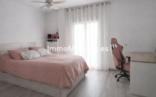 Wiederverkauf - Wohnung -   Inländisch - Alhaurín el Grande Centro