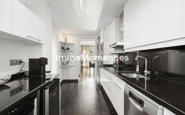 Wiederverkauf - Wohnung - Marbella - Nueva Andalucía