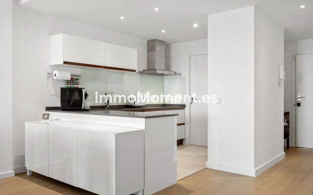 Resale - Apartment - Benahavís - Benahavís Centro