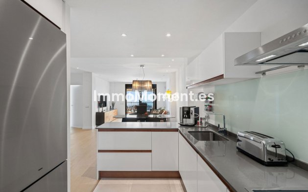 Resale - Apartment - Benahavís - Benahavís Centro