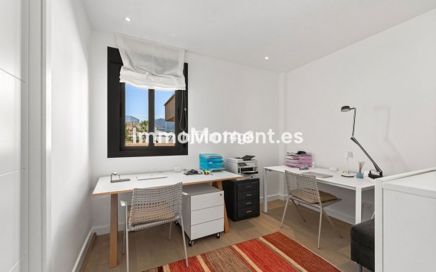 Resale - Apartment - Benahavís - Benahavís Centro