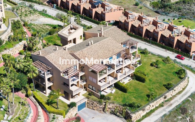 Resale - Apartment - Benahavís - Benahavís Centro