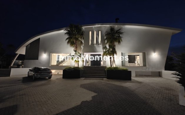 Wiederverkauf - Villa - Benalmadena - Benalmadena Centro