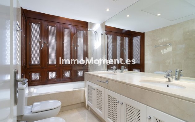 Revente - Appartement - Marbella - Nueva Andalucía