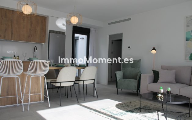 Obra nueva - Villa independiente - Roldán