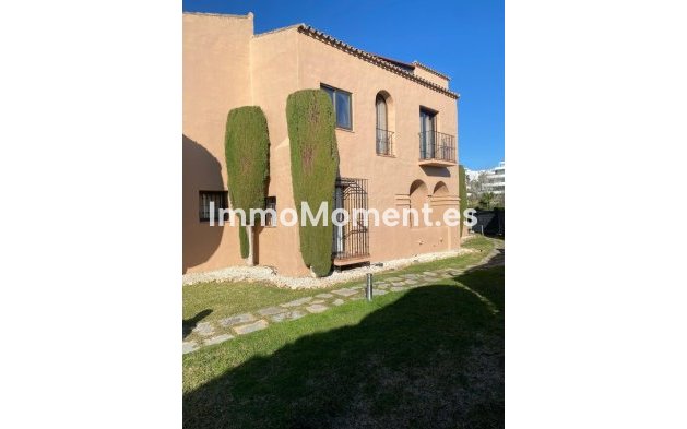 Resale - Apartment - Estepona - Atalaya