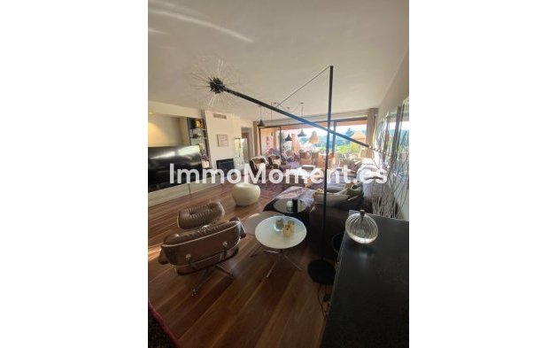 Resale - Apartment - Estepona - Atalaya